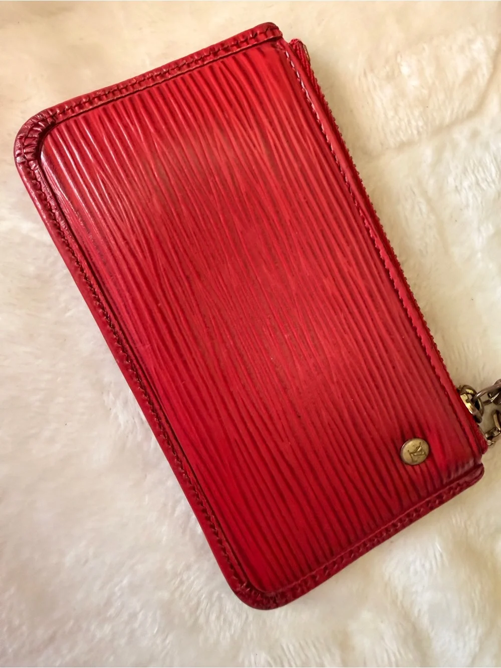 Louis Vuitton Red Epi Leather Key Cles/Pouch with Gold Hardware - Picture 4 of 16